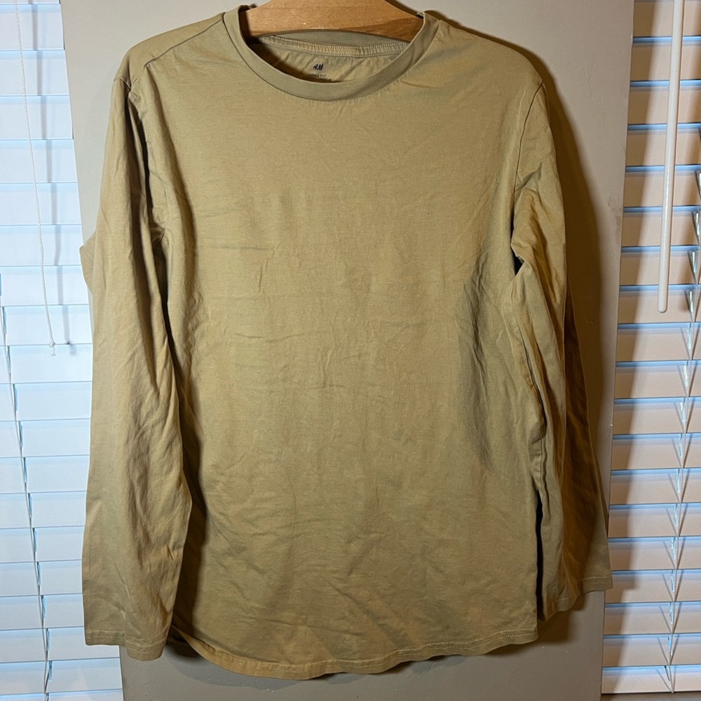 H&M Men's Beige Long Sleeve Tee